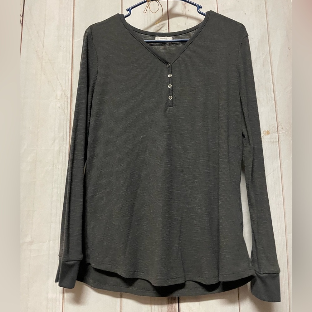 Maurices top size large. Like new